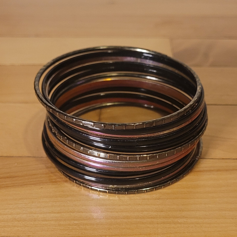 Bracelets - Picture 2 of 3